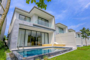5-star Golf Resort Pool Villa